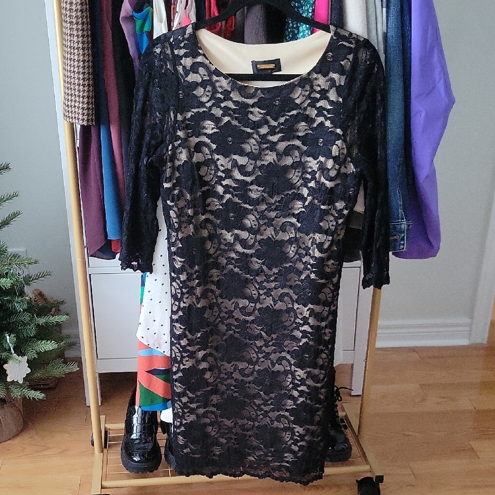 Alexia Admor Black Lace 3/4 Sleeve Sheath Dress